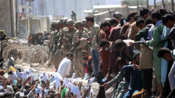 Explosões em Cabul fizeram entre 13 e 20 mortos