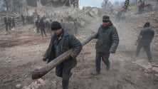 Imagem de Ataques russos em Sumy provocaram 21 mortos