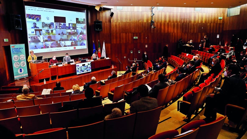 Imagem de Peritos sugerem acabar com limitações