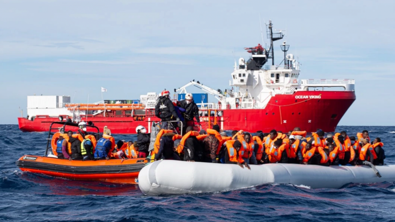 Navio Ocean Viking resgata 158 migrantes do Mediterrâneo central