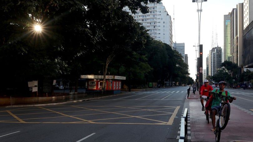 Conselheiro pede ao Governo que resolva «extrema pobreza» dos trabalhadores consulares no Brasil