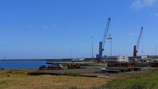 Imagem de Trabalhadores da Portos dos Açores estão em greve (Vídeo)