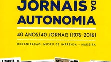 Imagem de Jornais da autonomia expostos no Parlamento Regional