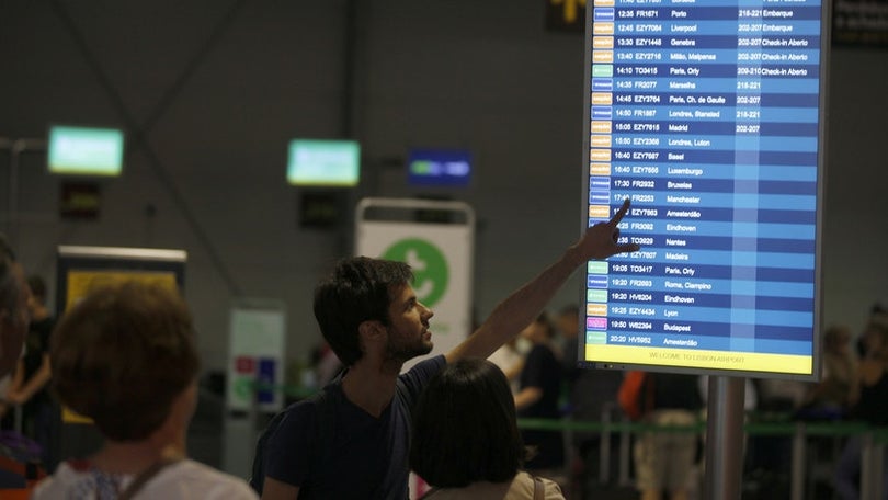 Aeroportos portugueses baixam taxa de segurança a partir de quarta-feira