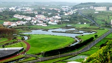 Imagem de Universidade dos Açores vai analisar contaminação na Praia da Vitória (Vídeo)