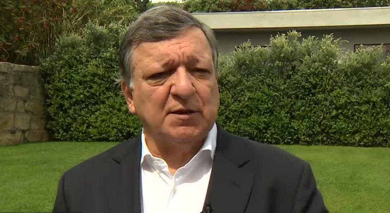Durão Barroso diz que os governos devem evitar a arrogância do poder