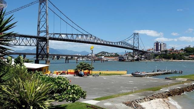 “Florianópolis,sua linda!”
Lélia Pereira Nunes