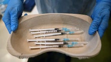 Imagem de Vacina Pfizer/BioNTech «é eficaz» contra variante Ómicron