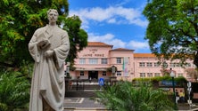Imagem de Duas turmas regressaram ao ensino presencial