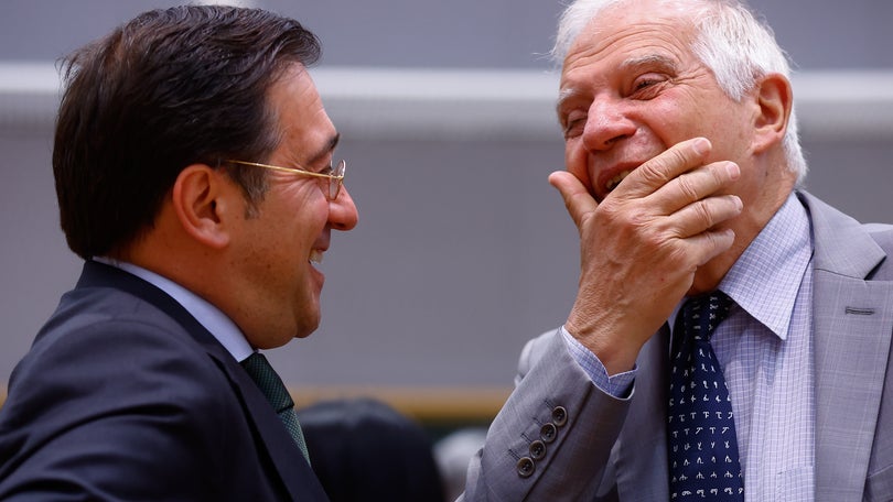 Imagem de UE saúda acordo para desbloquear exportação de cereais