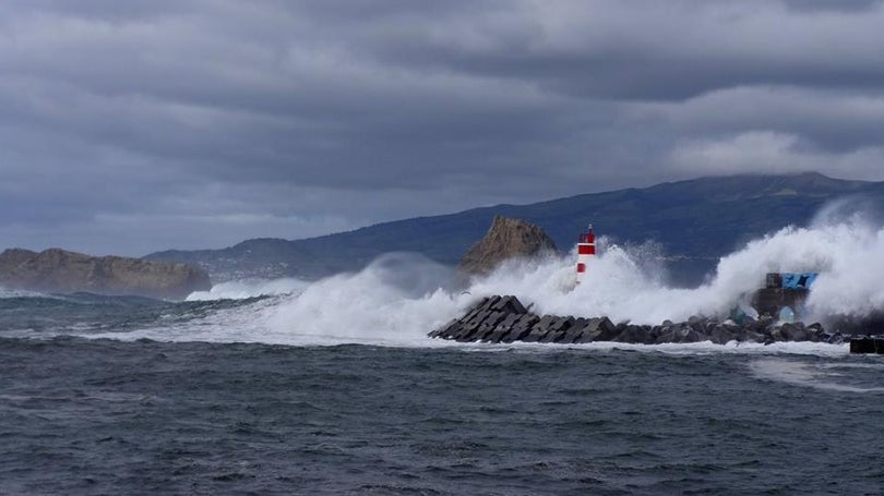 Tempestade Carlos passa pelos Açores sem provocar danos de maior