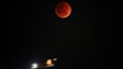 Eclipse total da Lua ocorre na sexta-feira e em Portugal será visto a meio