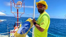 Imagem de Bandeira para alertas aguas vivas no mar (vídeo)