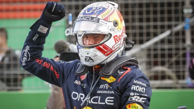 Verstappen vence e iguala recorde de Vettel