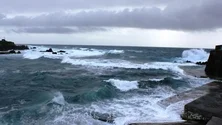 Imagem de Capitania do Funchal prolonga aviso de agitação marítima forte até terça-feira