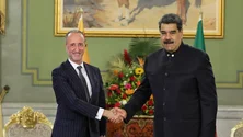 Imagem de Embaixador dá prioridade às carências sociais dos luso-venezuelanos