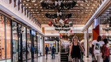 Imagem de Trabalhadores de distribuição e comércio em greve na véspera de Natal