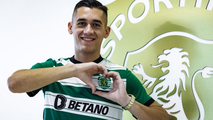 Médio grego Sotiris Alexandropoulos é reforço do Sporting