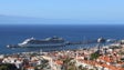 Imagem de Navio de cruzeiro e veleiro no Porto do Funchal