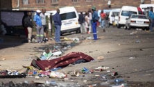 Imagem de África do Sul destaca militares para conter violência