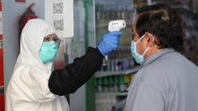 Imagem de Covid-19: Empresas podem medir mas não registar temperaturas de funcionários