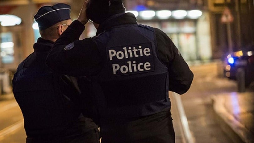 Imagem de Jovem morre ao tentar fugir da polícia após festa ilegal