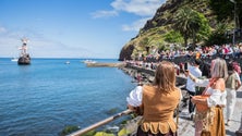 Imagem de Fogo de artifício abrilhanta Mercado Quinhentista de Machico