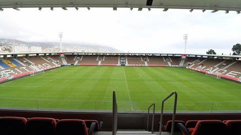 Marítimo reserva bancada poente para os seus adeptos no jogo com Benfica