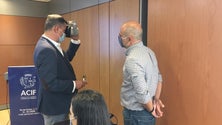 Imagem de Covid-19: ACIF faz parceria com empresas para pôr no mercado óculos de realidade virtual (Vídeo)
