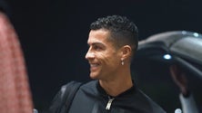 Imagem de Al Nassr divulga vídeo da chegada de Ronaldo à Arábia Saudita (vídeo)