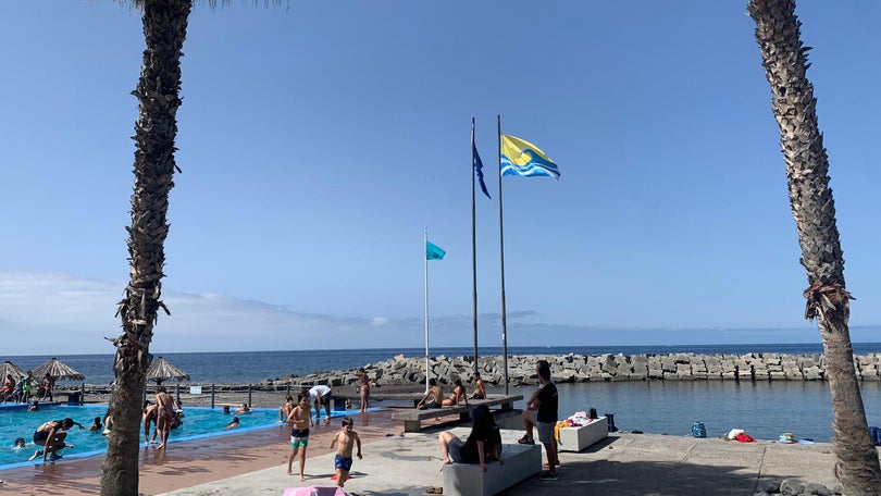 Praia da Ribeira Brava reaberta ao público