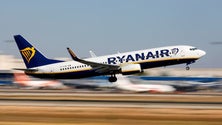 Imagem de Hospedeiro da Ryanair denuncia foco de covid no Porto