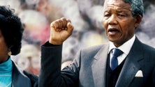 Imagem de Família de Mandela acusada de desvio de fundos no funeral