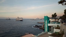 Imagem de Cruzeiros já estão na baía do Funchal