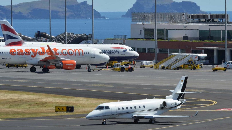 Covid-19: Tráfego aéreo na Madeira caiu 56%