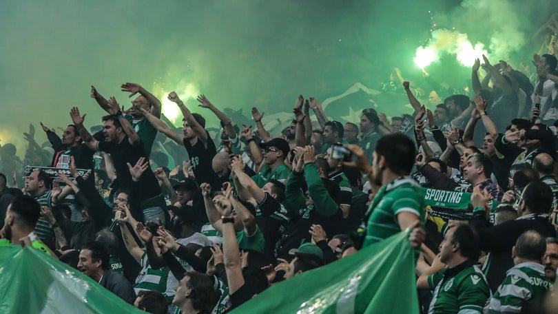 Imagem de PSP detém 27 «simpatizantes do Benfica e do Sporting» suspeitos de agressões