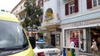 Bombeiros socorrem idosa na Rua Fernão de Ornelas (Vídeo)