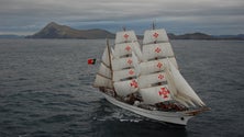 Imagem de Navio-escola Sagres da Marinha celebra 60 anos com a Bandeira Portuguesa