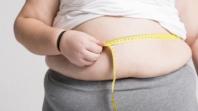 Estudo associa obesidade abdominal a pior progressão da esclerose múltipla