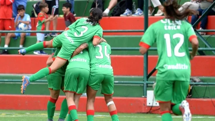 Imagem de Marítimo vence Fófó com goleada e fica perto da manutenção