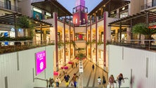 Imagem de Centros comerciais cheios para troca de presentes
