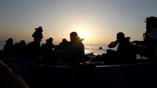 Imagem de França resgata dois barcos com 68 migrantes que tentavam chegar a Inglaterra