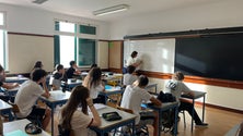 Imagem de Milhares de alunos regressaram às aulas (vídeo)