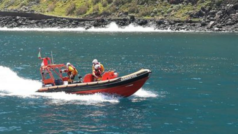 Autoridade Marítima e Sanas resgatam mergulhador