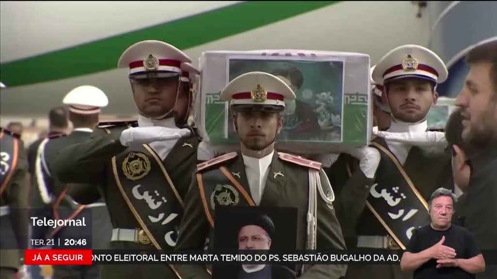 Milhares de pessoas participaram no cortejo fúnebre do presidente do Irão
