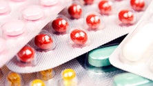 Imagem de Parlamento chumba medidas para ultrapassar falta de medicamentos em Portugal