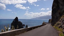 Parte da antiga estrada entre São Vicente e o Porto Moniz abre de forma condicionada