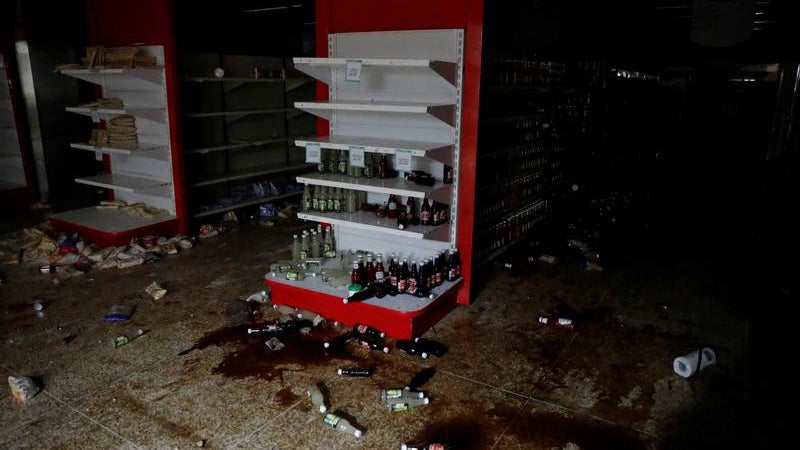 Saqueado supermercado de portugueses em Caracas