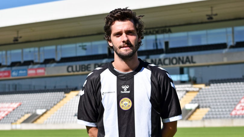 Imagem de Chaby reforça por uma temporada