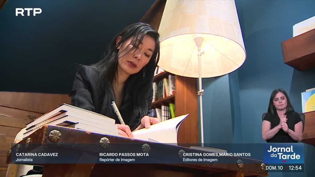 Katie Kitamura admite deixar EUA por crescente censura nas artes